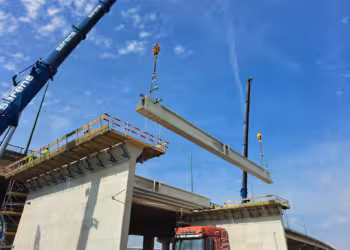 Aannemer Bypass plaatst eerste balken tijdelijk viaduct