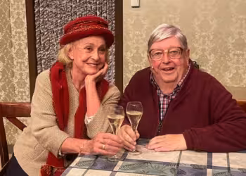 ‘OLDTIMERS’. Leah en Luc brengen het Podium tot Leven