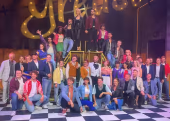 Grease schittert op spetterende première in de stadsschouwburg te Antwerpen!