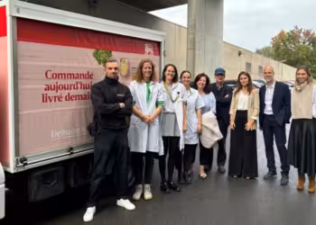 Delhaize en UZ Brussel leveren plantaardige voedingsboxen bij kankerpatiënten aan huis