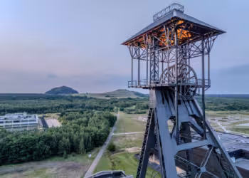 Nieuw lichtkunstwerk van Daan Roosegaarde verrijst op unieke locatie in Genk