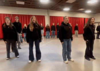 Singing Factory Bereidt ‘Vrijdag’ Voor: Een Nieuwe Aangrijpende Productie