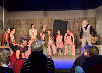 Seeftheater brengt ‘De Boerderij Der Dieren’.