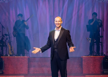 Peter Van de Velde is tijdelijk niet te zien in de Winterrevue – Music Maestro