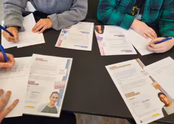 Districtscollege, medewerkers en bewoners schrijven voor Amnesty International