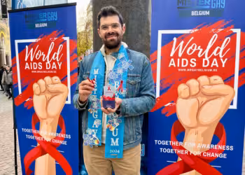 Mr Gay Belgium deelt 5.000 rode lintjes uit voor Wereld Aids Dag