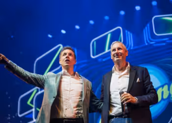 Studio 100 SingAlong zet Sportpaleis opnieuw in vuur en vlam!