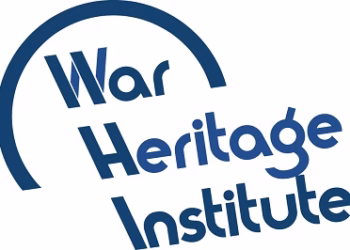 De vertegenwoordiger van de minister van Defensie bezoekt Auschwitz met honderd jongeren onder begeleiding van het WAR HERITAGE INSTITUTE