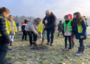 Leerlingen planten groene toekomst in Domein De Welvaart