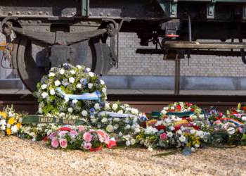 Vertegenwoordigers van 20 landen leggen kransen neer aan Kazerne Dossin voor de Internationale Herdenkingsdag voor de Holocaust