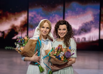 Free Souffriau en Lotte Stevens stralen in honderdste voorstelling van spektakel-musical 14-18