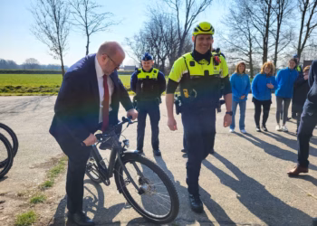 Minister van Binnenlandse Zaken Bernard Quintin pleit op infodag politie voor ‘blauw meer op straat’