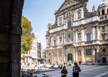 Sint-Carolus Borromeuskerk vernieuwt verder met meertalige bezoekersgids en verschillende audioparcours
