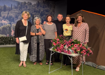 EWT Theater – Camping/Hilton: Vijf Vrouwen, Eén Geheim