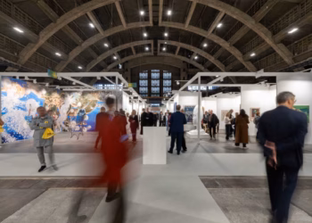 Art Brussels 2025 is open: de eerste beelden en de laureaten van de winnaars van de prijzen