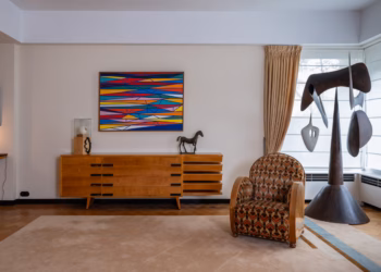 Een reis doorheen de 20e eeuw: De eigenzinnige blik van een Belgische verzamelaarster