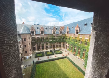 Relieken Thomas van Aquino gaan rond op Stadscampus UAntwerpen