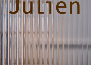 Hotel Julien in Antwerpen vernieuwt interieur in samenwerking met Bea Mombaers en Peter Ivens