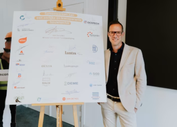 Minister Rob Beenders ondertekent samen met 24 partners intentieverklaring ‘Samen voor transparantie en eerlijkheid in de bouw’