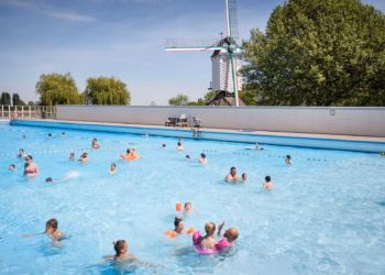 Vanaf zaterdag 17 mei terug zwemmen in Antwerpse openluchtzwembaden