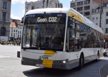 De Lijn neemt eerste e-bussen van BYD Europe in dienst vanuit stelplaats Mortsel