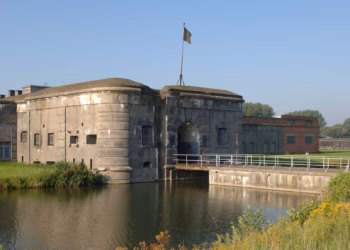 Recordaantal gegidste bezoeken in het Fort van Breendonk tijdens schooljaar 2024-2025