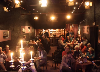 Het Seeftheater sloot zondag het theaterseizoen feestelijk af