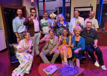 Première: ’t Schipperskwartier brengt ondeugende komedie in het Fakkeltheater