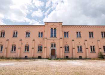 Regie der Gebouwen renoveert gebouwenvleugel (blok 1) van het gesloten centrum in Merksplas