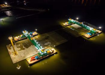 Tweede tunneldeel ligt op definitieve plaats in de Schelde