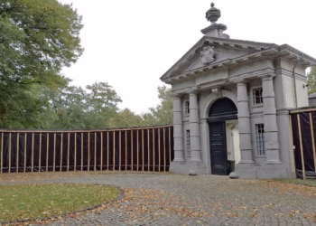 Eerste fase restauratie poortmuur Roosendael afgerond