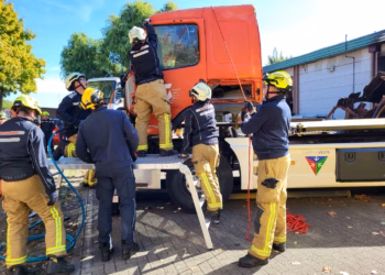 TruckTrainer helpt brandweer oefenen op zware verkeersongevallen met vrachtwagens