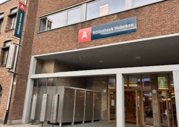 Vernieuwde bib Hoboken krijgt speels gevelgedicht, geschreven in samenwerking met inwoners van Hoboken