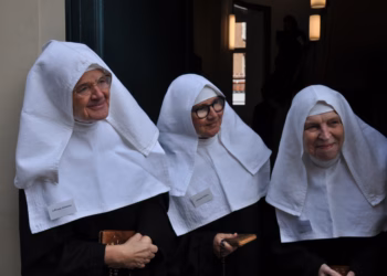 Opening twee gerestaureerde panden in het Begijnhof van Lier