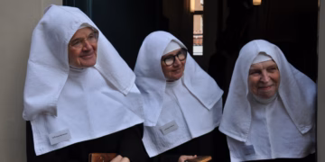 Opening twee gerestaureerde panden in het Begijnhof van Lier