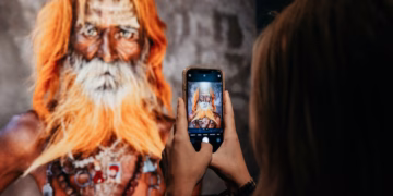 Laatste dagen van de tentoonstelling ICONS van Steve McCurry op de Grote Markt in Brussel
