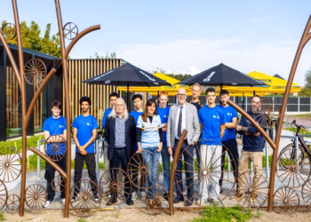 Leerlingen PTS Boom lassen uniek kunstwerk