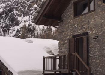 Maison Osaïn presenteert House Montagna in Courmayeur: een eigentijdse chalet pal op de skipiste