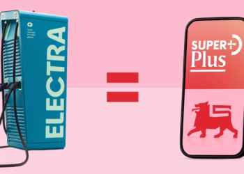SuperPlus en Electra: 10.000 SuperPlus klanten laden hun auto bij Delhaize en genieten voortaan van extra voordelen