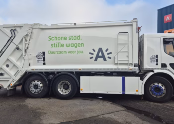 Antwerpen zet eerste volledig elektrische huisvuilwagen in
