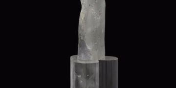 Hedendaagse kunst neemt haar intrek in de Schatkamer van de Kathedraal van Luik