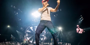 Kippenvel, nostalgie en een uitbundige AFAS Dome: Studio 100 SingAlong – Cleymans zingt Spring schiet uit de startblokken!