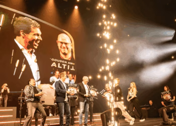 Jan Smit, Gert en James krijgen goud en platina voor ‘Altijd’