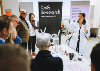 Wetenschapspark in Niel verwelkomt bijna 300 bezoekers tijdens Dag van de Wetenschap