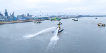 Kanjers zijn er: laatste tunneldeel van de Scheldetunnel landt op de bodem van de Schelde