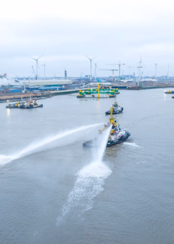 Kanjers zijn er: laatste tunneldeel van de Scheldetunnel landt op de bodem van de Schelde