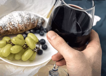 Een passende wijn bij dat iconisch halvemaanvormig broodje?                                   Over de croissant en viennoiserie.