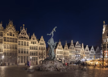 Antwerpen dooft voor Earth Hour verlichting aan 45 gebouwen en monumenten