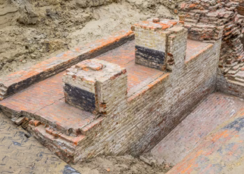 Archeologen graven resten van 16de-eeuwse citadel van Alva op