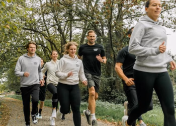 Hans van Alphen warmt op voor de eerste Bloesemtrail in Bilzen-Hoeselt